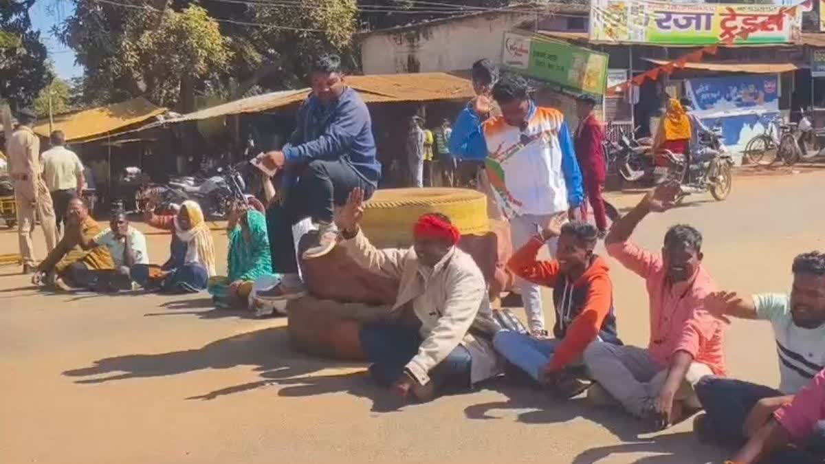 Traders came out to protest