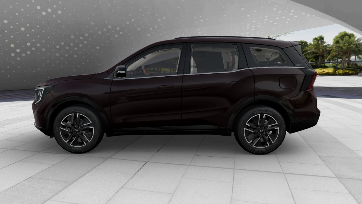 Mahindra XUV 7XO