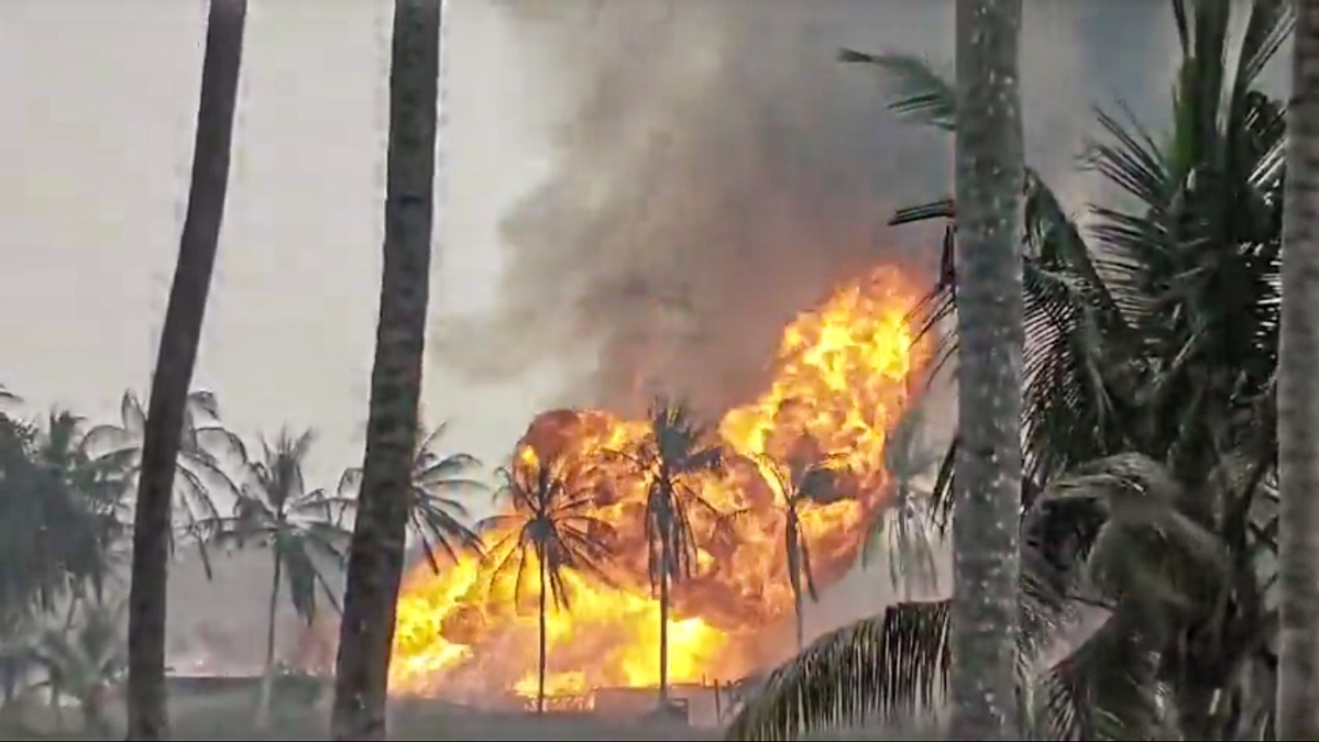 ONGC WELL GAS LEAK FIRE