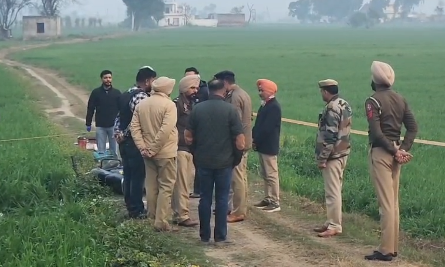 ENCOUNTER BETWEEN POLICE GANGSTER