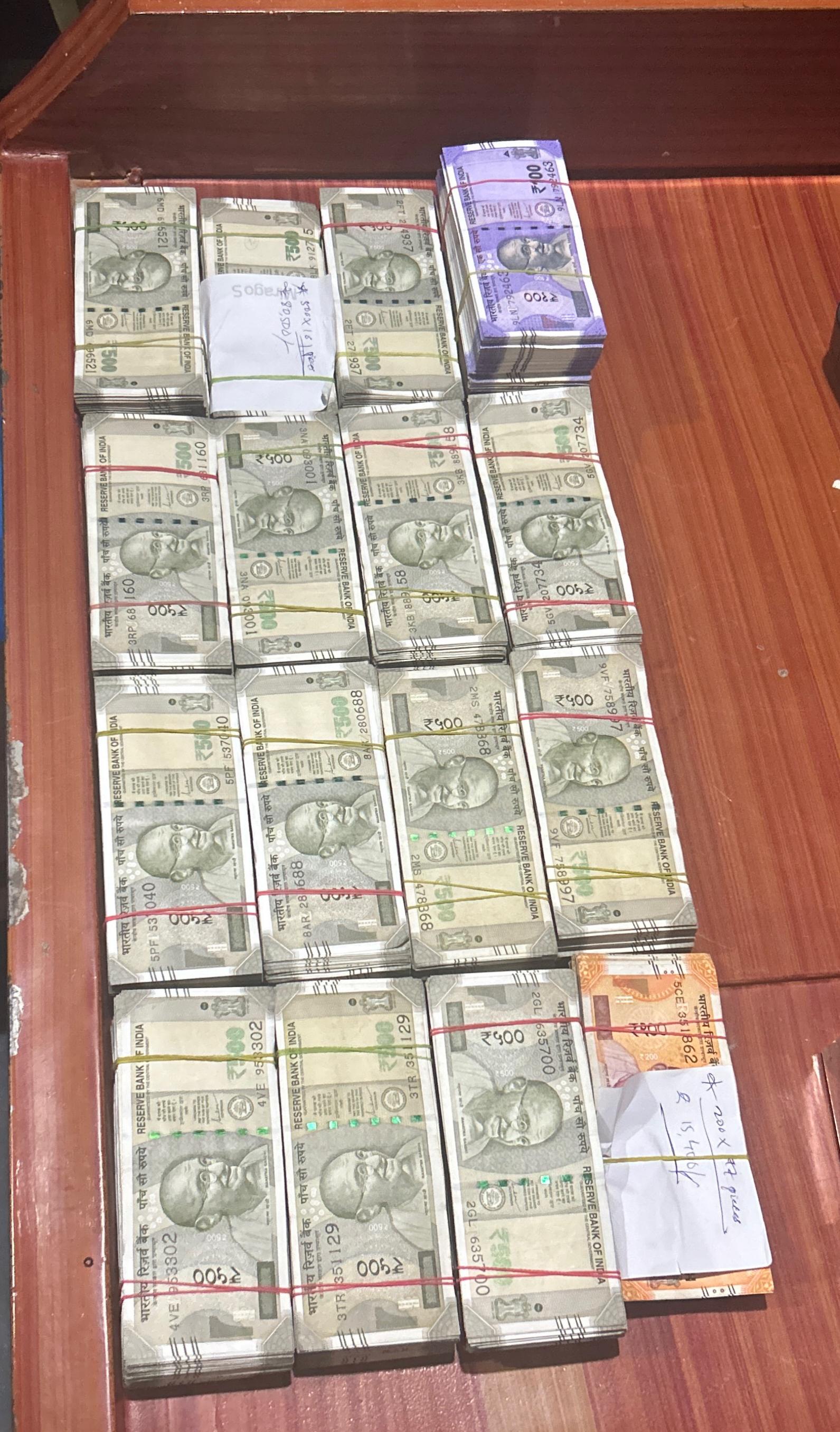 Police seized cash of 14.5 lakh rupees, one person arrested in Moran