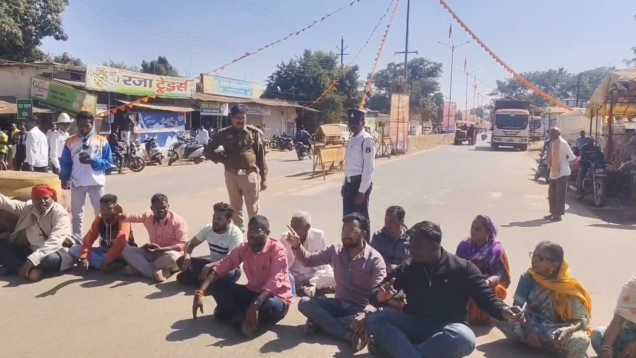 Traders came out to protest