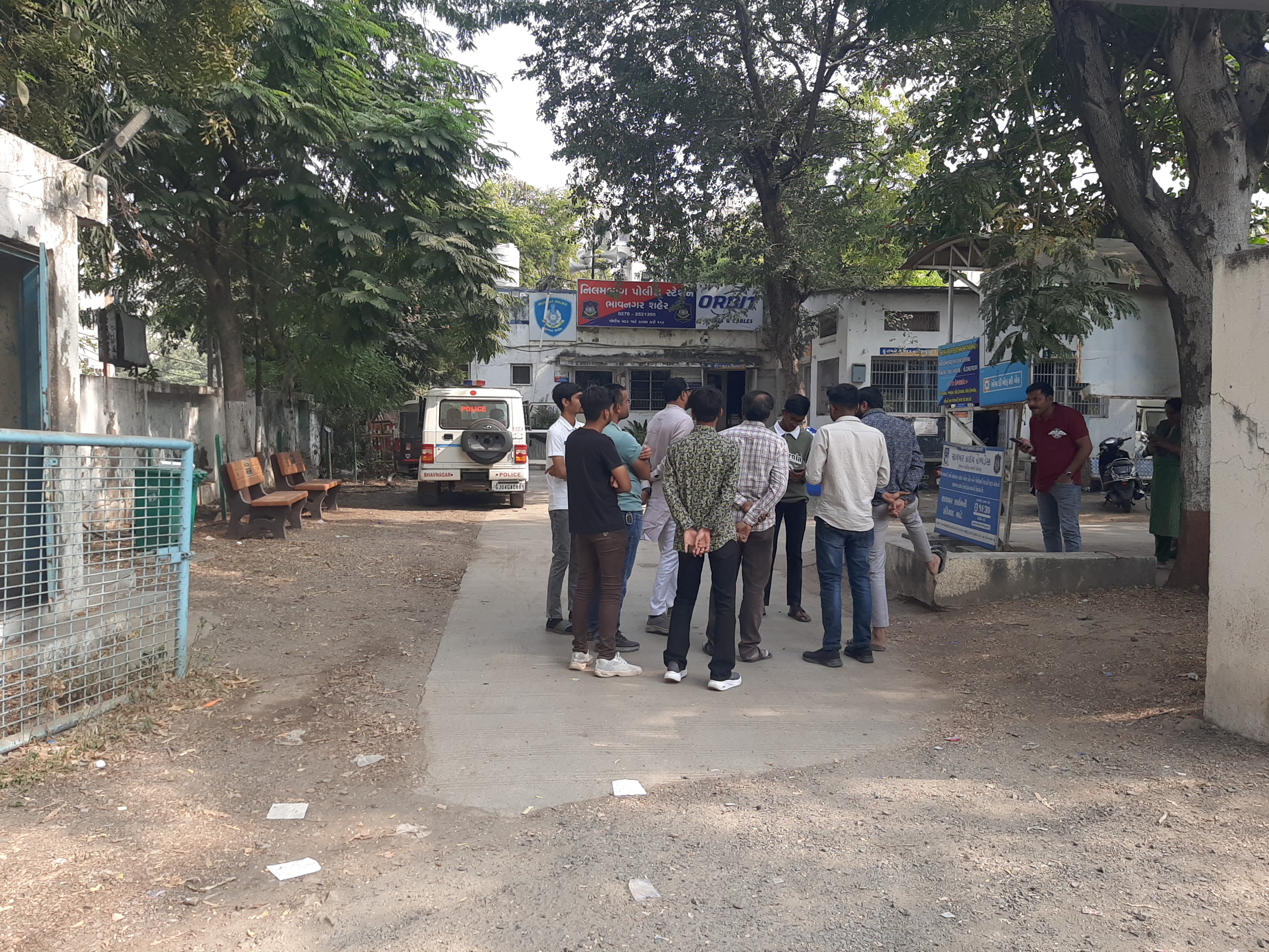 ભાવનગરમાં ગાંધીનગરની ટીમનો વિરોધ