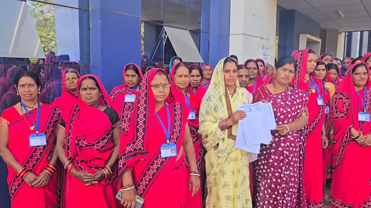 Female commandos complained to collector