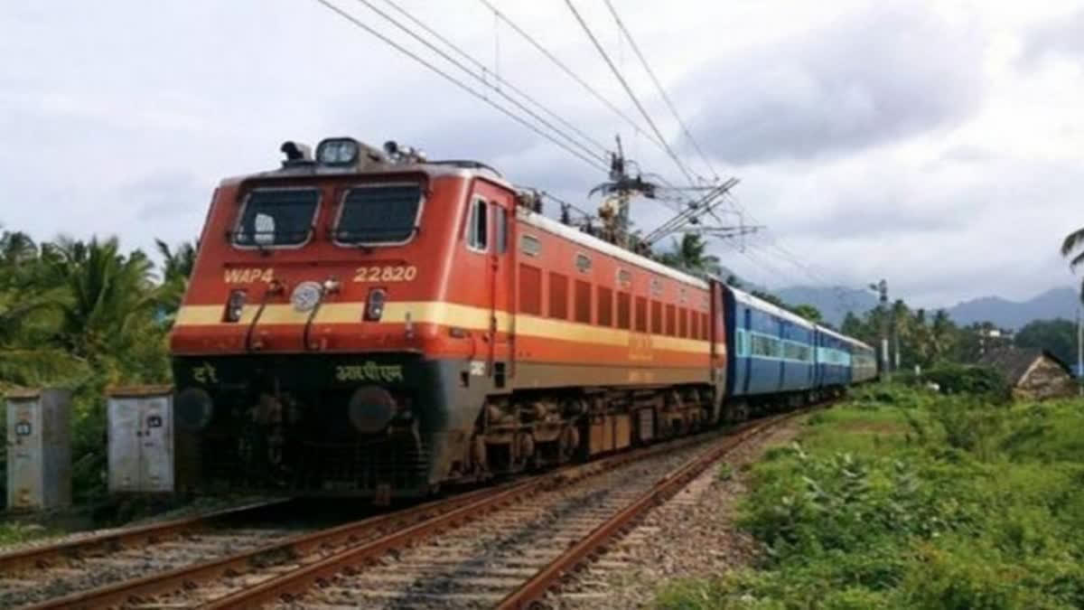 231 હોલિડે સ્પેશિયલ ટ્રેન જાહેર