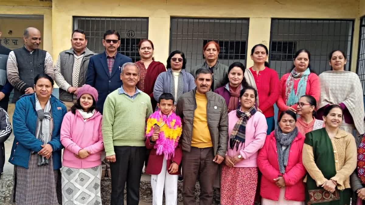 स्कूल पहुंचने पर हुआ भव्य स्वाग्त