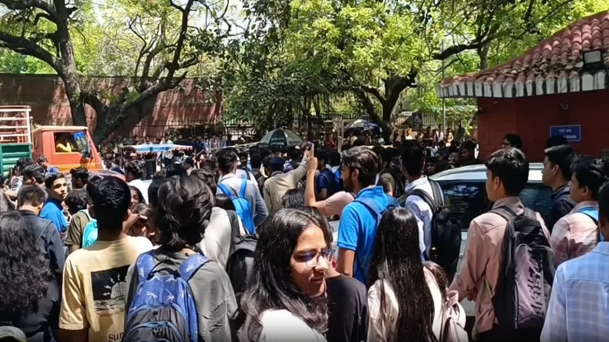 ETV Bharat News - Politics - News Image