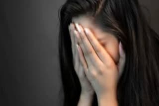MODEL MOLESTED IN arga