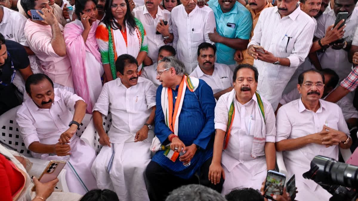 Congress Names Maken, Wasnik As Observers For Kerala Congress Names Maken, Wasnik As Observers For Kerala