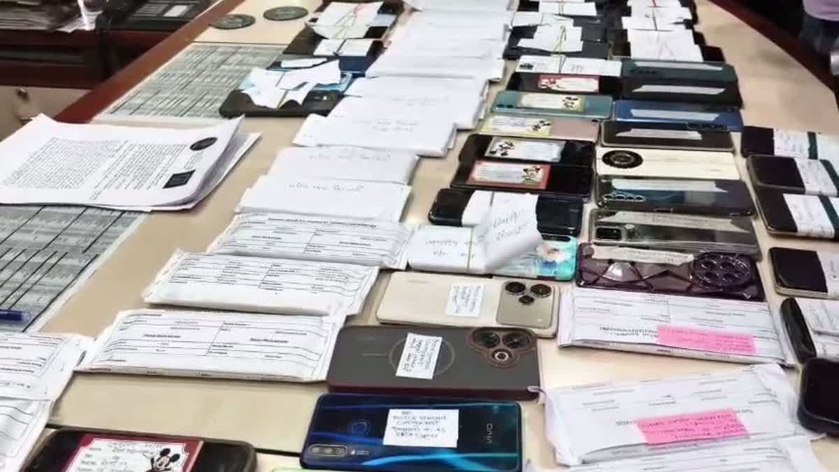 पुलिस ने बरामद किए गुम-चोरी हुए मोबाइल