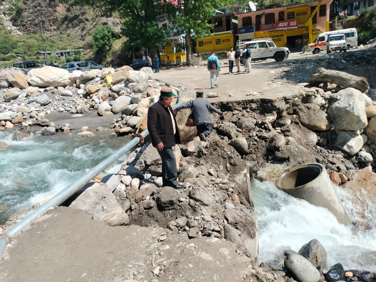 Ganvi Khadd water levels rise in Rampur