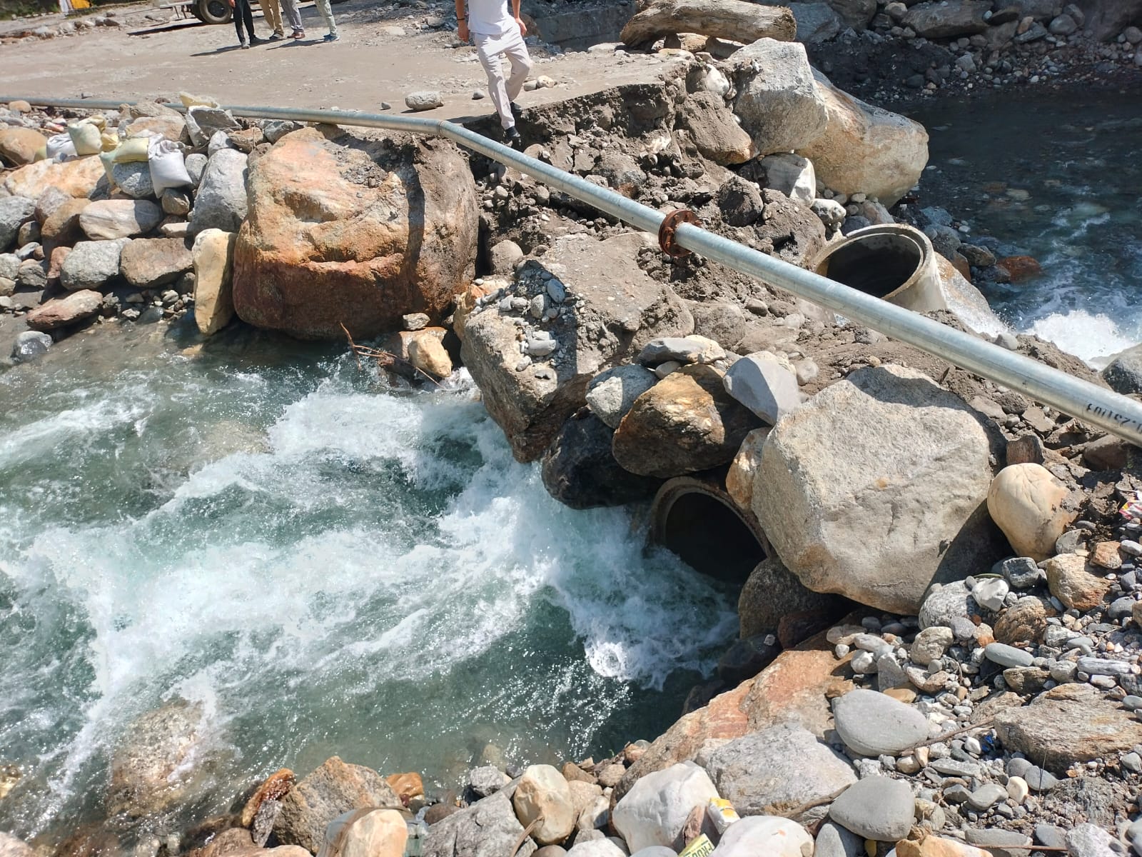 Ganvi Khadd water levels rise in Rampur