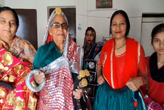Panipat Krishna Devi is crafting traditional Haryanvi daaman kurtis at the Age of 80 and Providing Employment to Womens