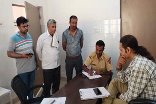हाईवे पर ट्रक ने दो को कुचला