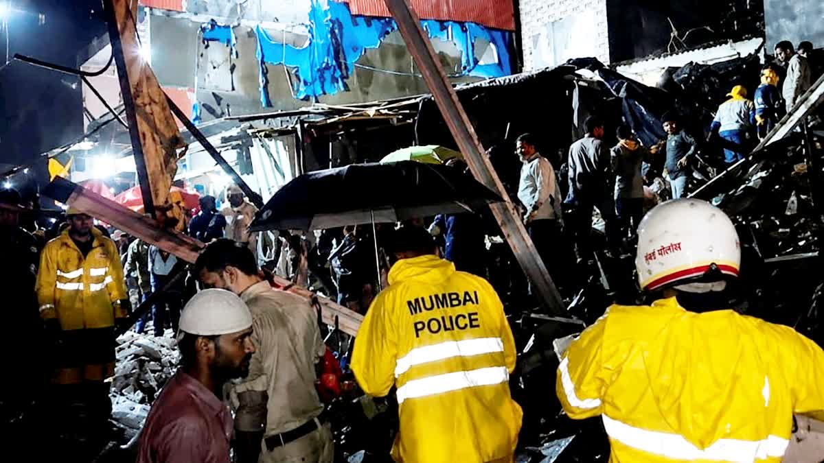 Chawl collapses in Mankhurd amid rains