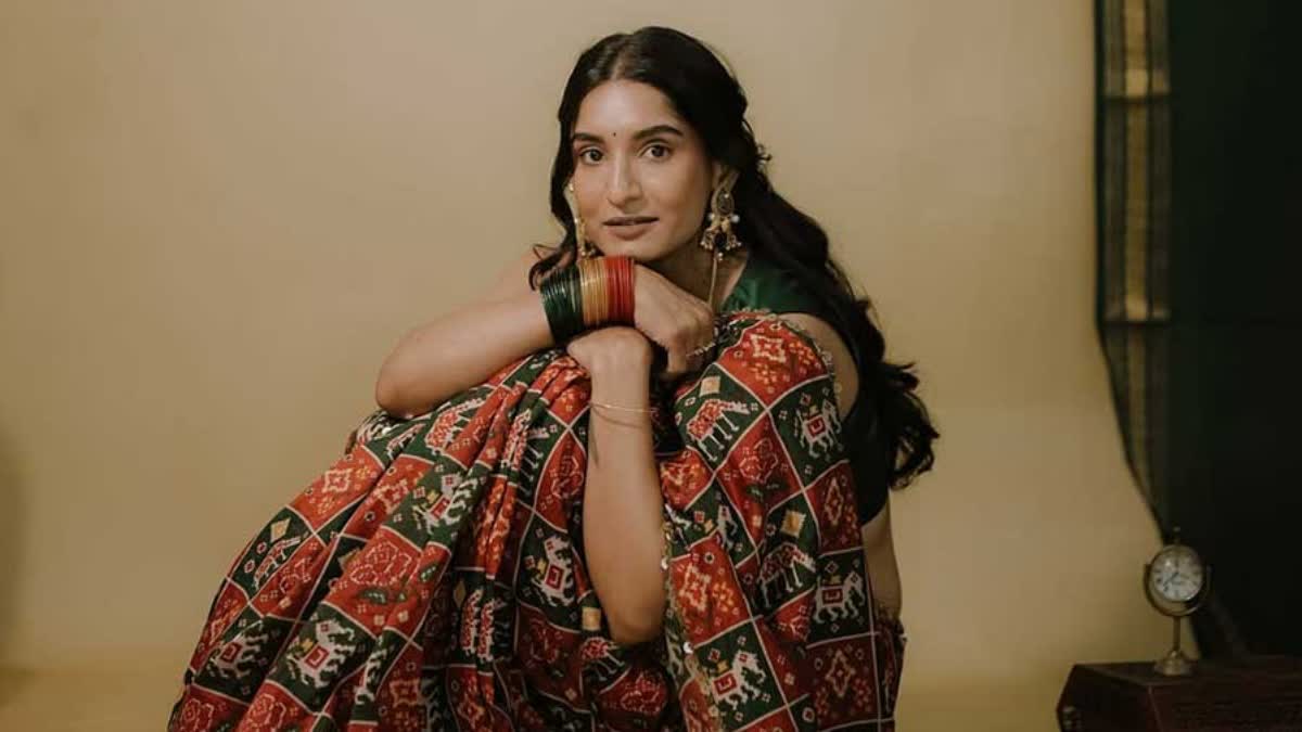 Actress Krishi Thapanda