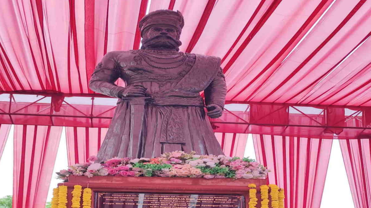 Statue of founder Jaswant Singh II installed at the JNVU Old Campus.