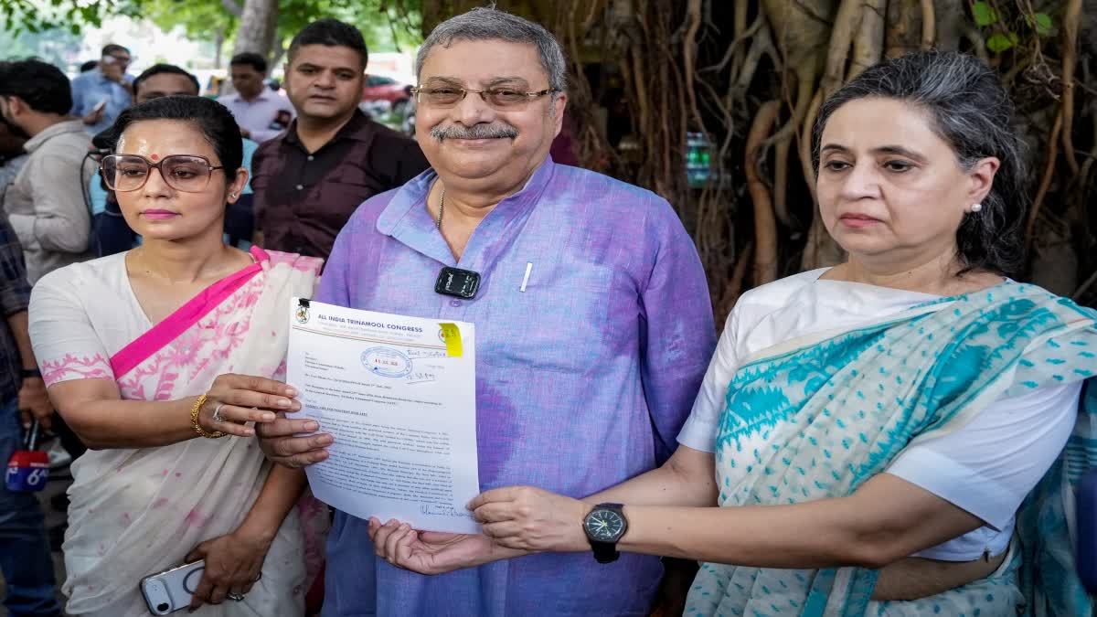TMC leaders Kalyan Banerjee, Mahua Moitra and Sagarika Ghosh briefing the media after meeting Election Commission officials in New Delhi.