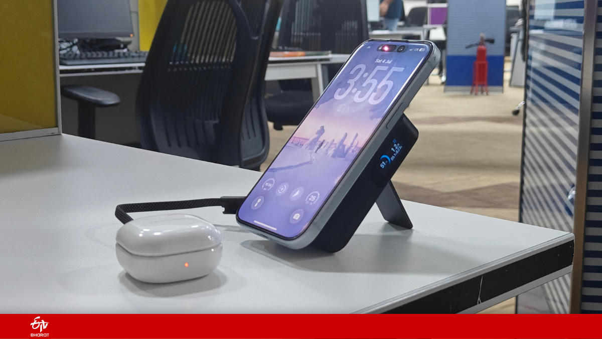 It can charge up to three devices simultaneously using wireless and wired outputs.