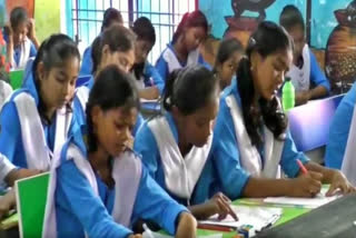 New grading system implemented: Students will have to take 4 exams a year, teachers express dissatisfaction