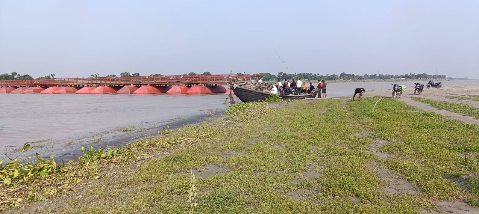 एप्रोच पथ बहने से आवागमन पूरी तरह ठप