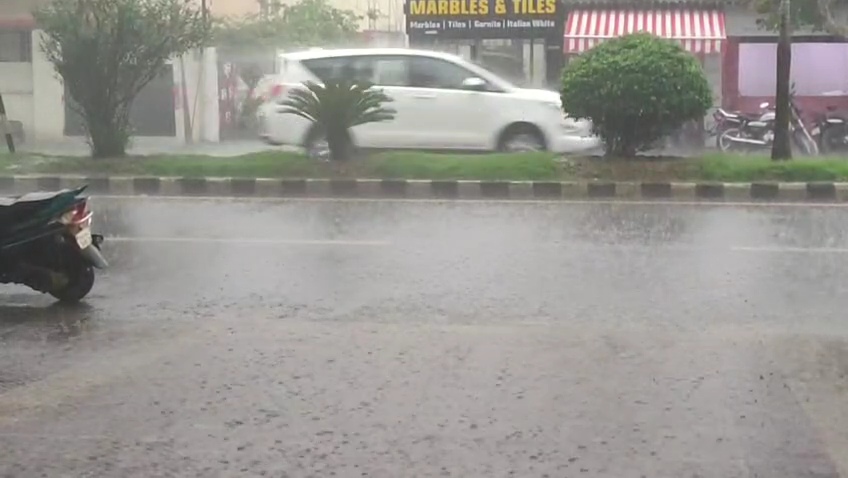 Incessant rain caused waterlogging in many low lying areas in Ranchi