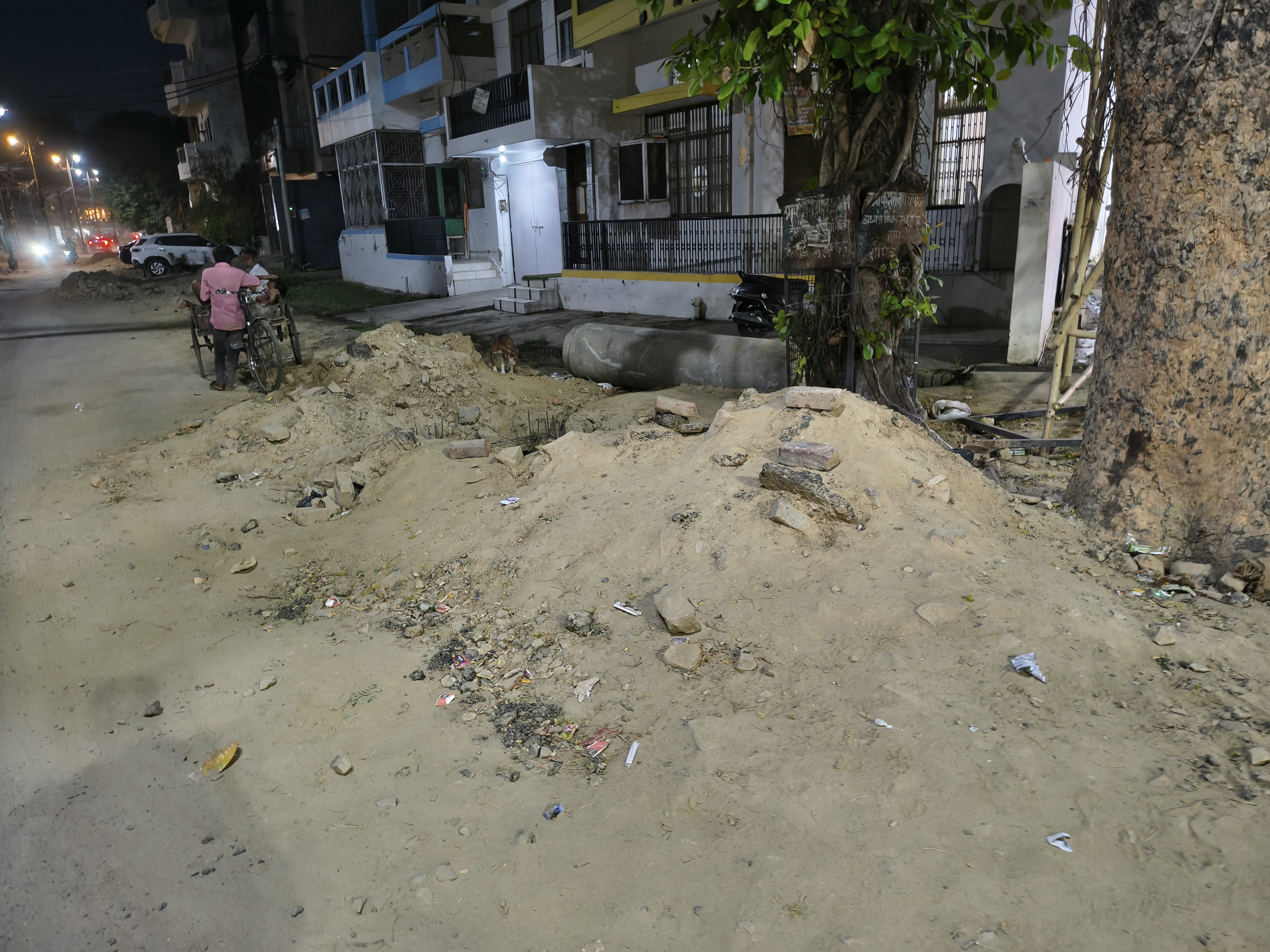 PRAYAGRAJ POTHOLES AND CLOGGED