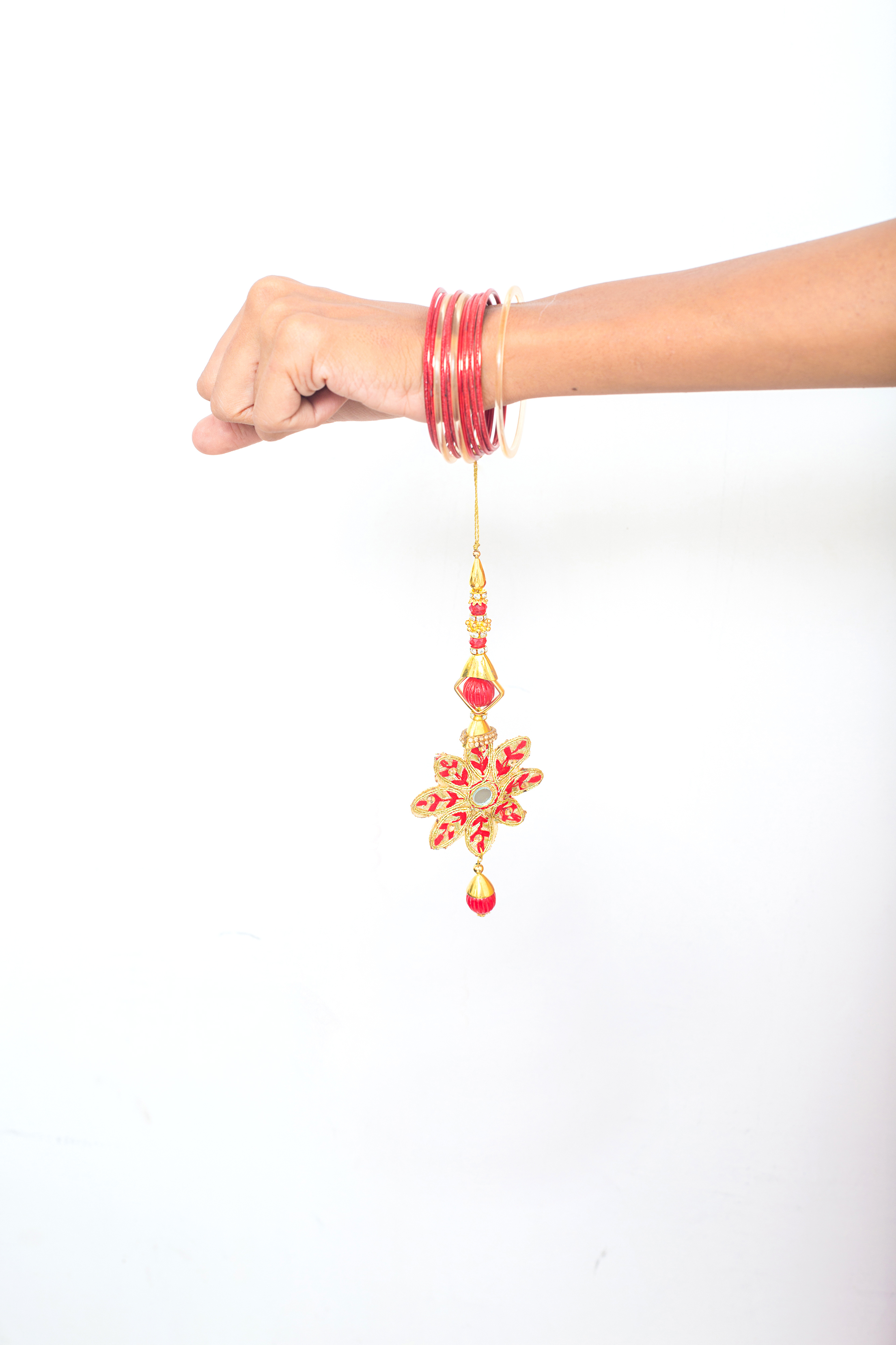 Don't tie such a Rakhi on your brother's wrist even by mistake, it gives inauspicious result, it is important to know this