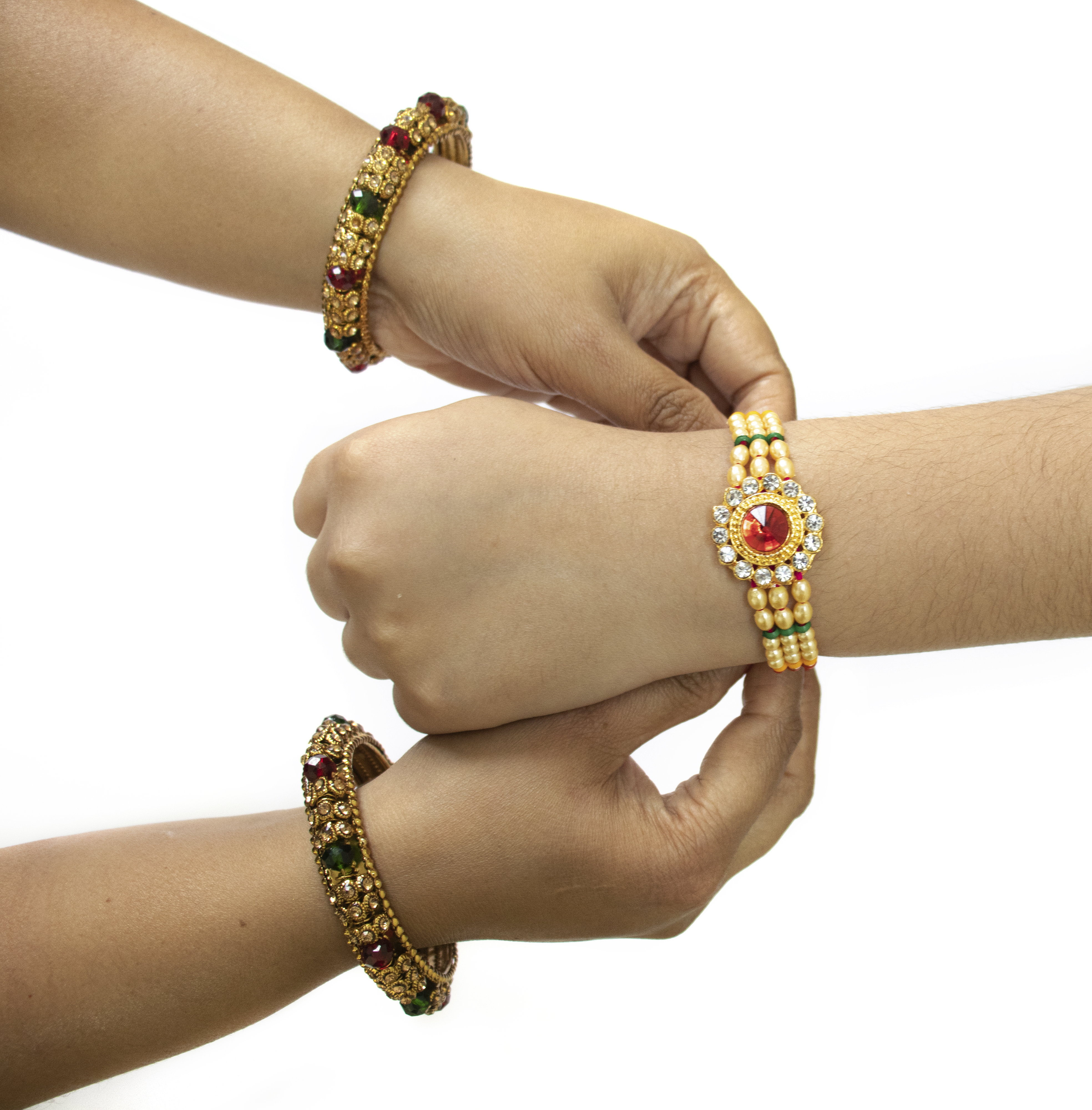 Don't tie such a Rakhi on your brother's wrist even by mistake, it gives inauspicious result, it is important to know this