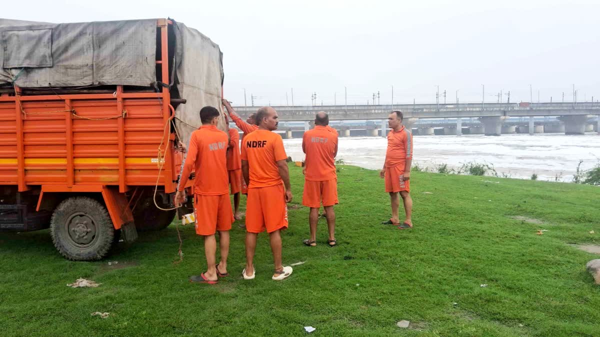 कालिंदी कुंज पहुंची NDRF की टीम