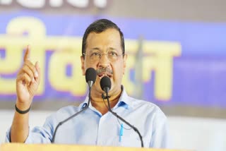 Kejriwal attacks central govt over e20 petrol
