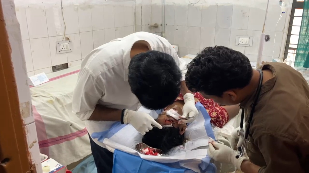 Doctor-Turned-MLA Vikrant Bhuria Treats Accident Victim, Exposes Gaps In Madhya Pradesh Rural Healthcare
