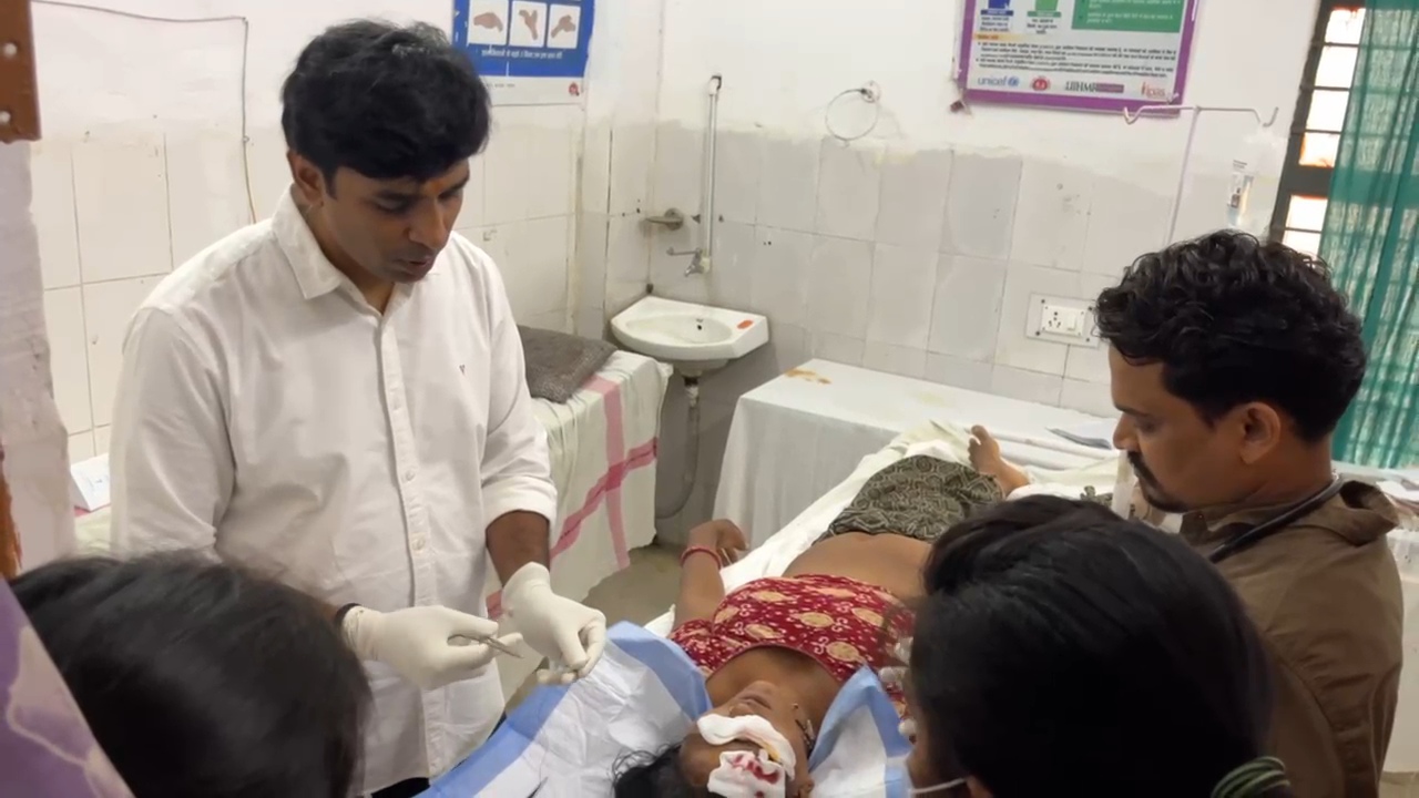 Doctor-Turned-MLA Vikrant Bhuria Treats Accident Victim, Exposes Gaps In Madhya Pradesh Rural Healthcare