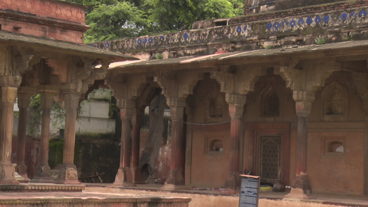 लखनऊ का नादान महल.