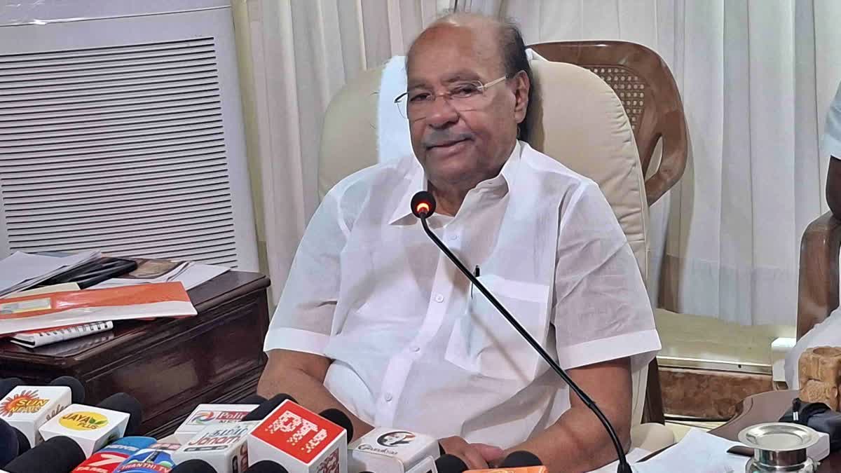 பாமக நிறுவனருக்கு ஆஞ்சியோ பரிசோதனை - ஓடிவந்து நலம் விசாரித்த மகன் அன்புமணி!