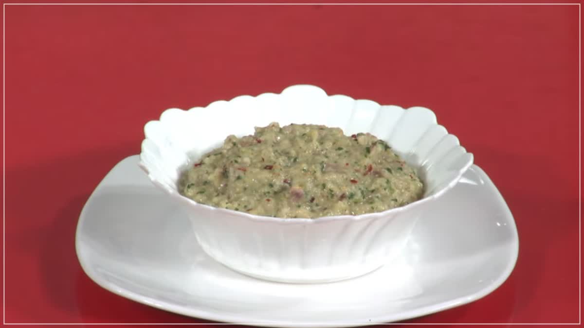 Kothimeera Ullipaya Chutney Recipe