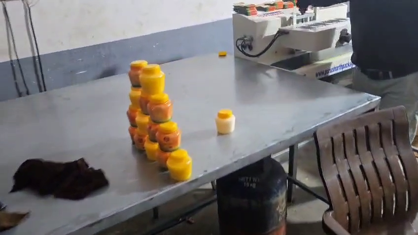 સુરતમાં નકલી ઘીની ફેક્ટરી પર દરોડા