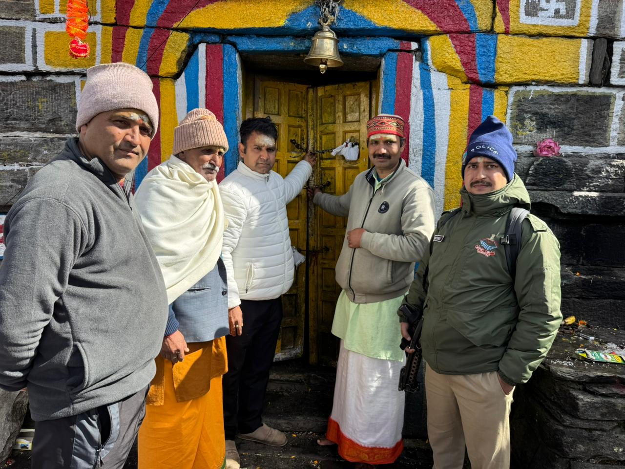DOORS OF TUNGNATH DHAM ARE CLOSED