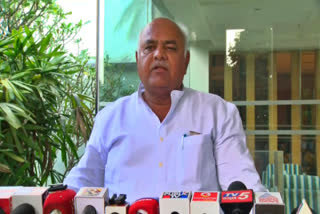 sugar-minister-shivananda-patil-appeals-to-farmers-not-to-block-the-national-highway