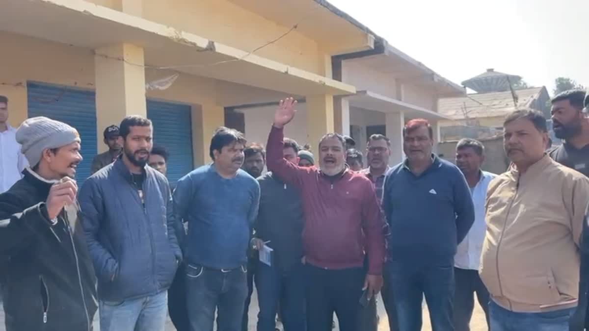 Theft In Pandra Bazar Samiti