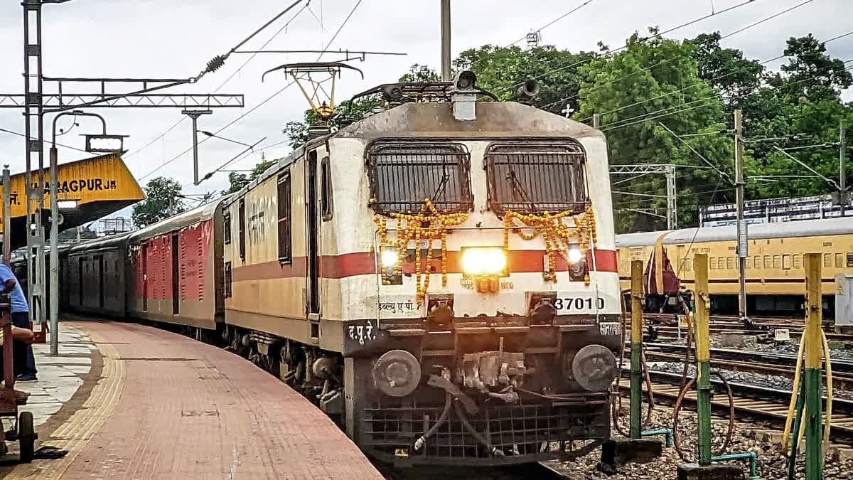Special Trains Due To IndiGo Crisis