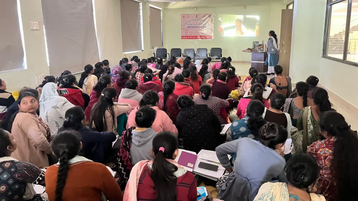 આંગણવાડી કાર્યકરોની બે દિવસીય તાલીમ