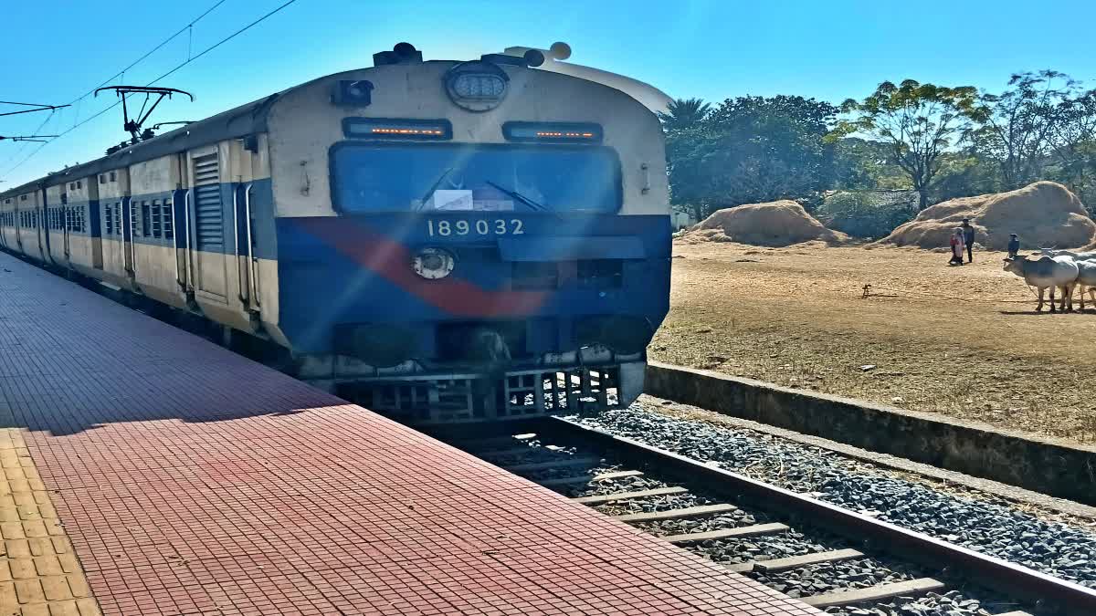 MEMU passenger train reached Irgaon station
