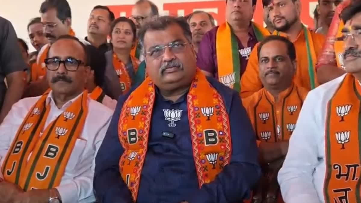 maharashtra-bjp-embarrassed-as-local-leaders-forge-alliances-with-congress-aimim