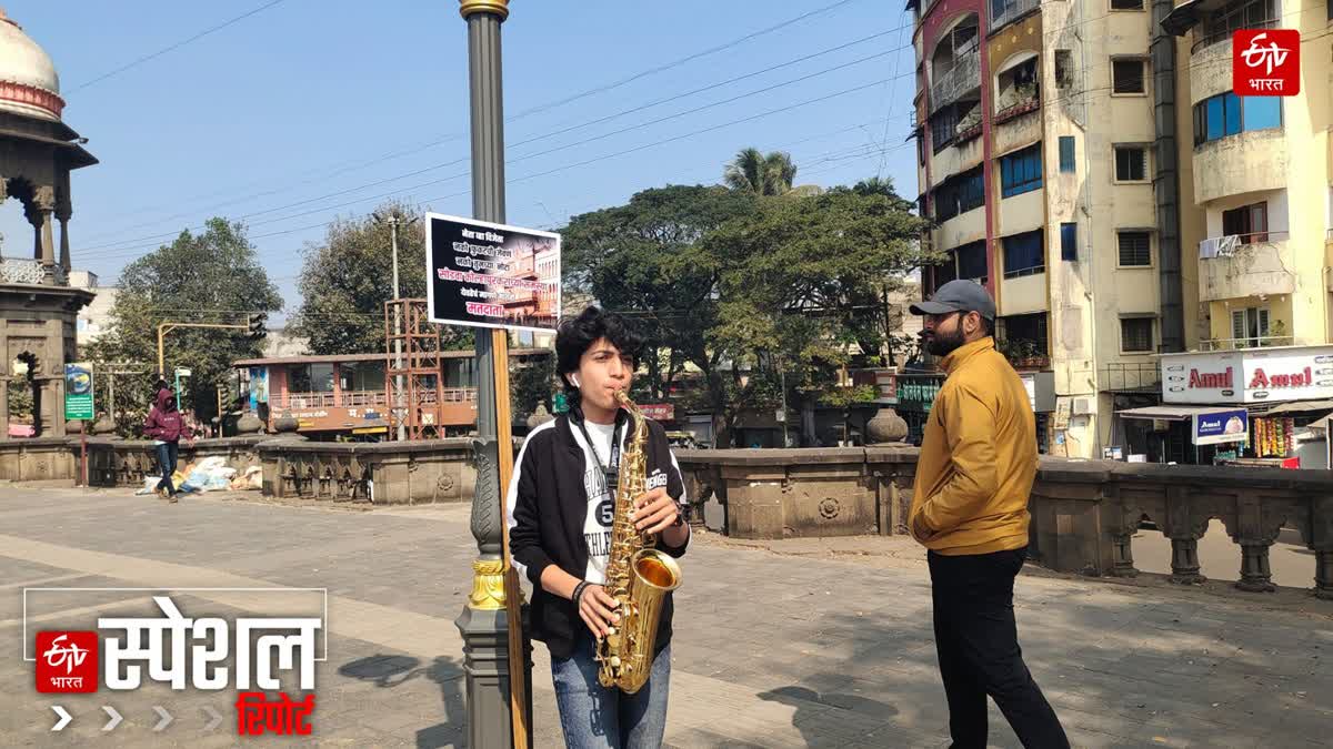 14-year-old Arhan Mithari is raising voter awareness through the saxophone In Kolhapur