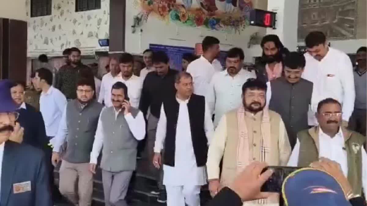 પશ્ચિમ રેલવેના જનરલ મેનેજર દ્વારા સાબરમતી-કલોલ-મહેસાણા સેક્શનનું નિરીક્ષણ: રેલ સુવિધા અને સુરક્ષાની સમીક્ષા