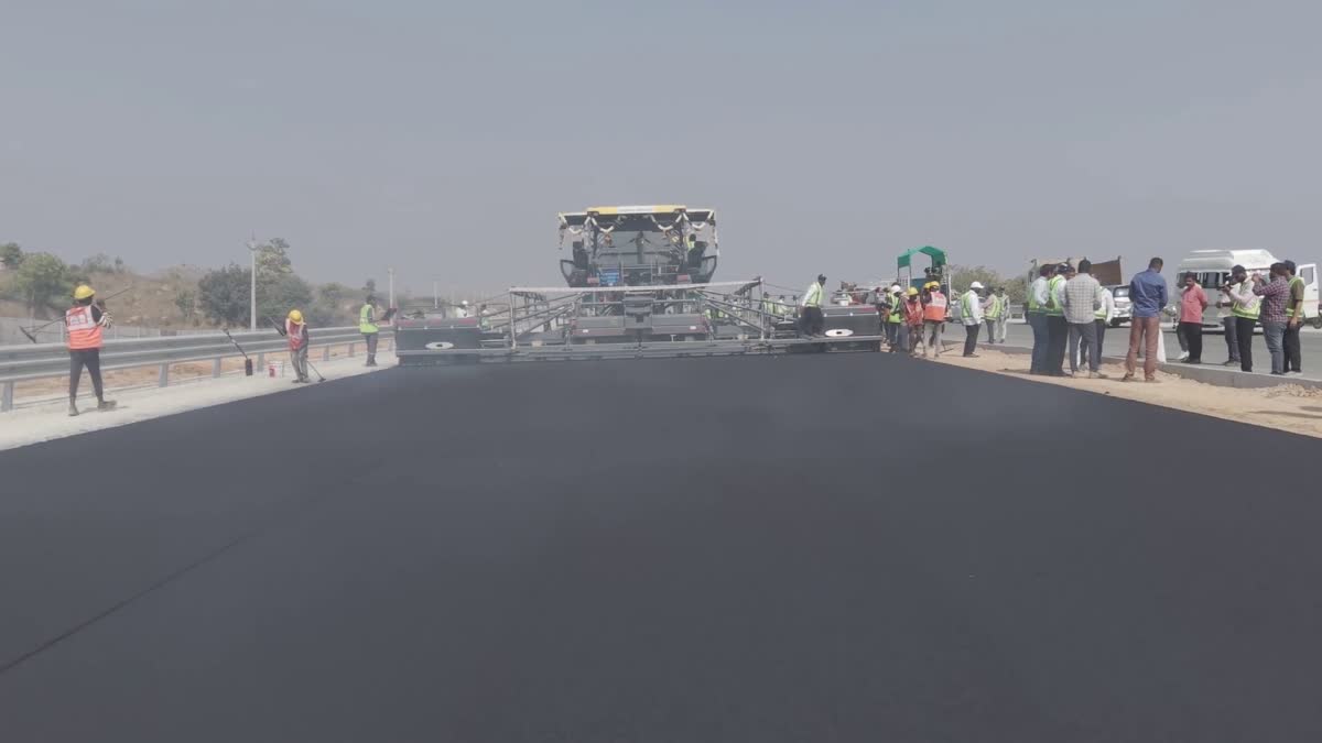 CM_on_2_Guinness_World_Records