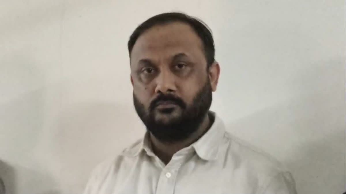 જુનાગઢ: સાત મહિનાથી ફરાર ગુજરાતનો લિસ્ટેડ બુટલેગર ધીરેન કારીયા રાજસ્થાનના અજમેરથી ઝડપાયો