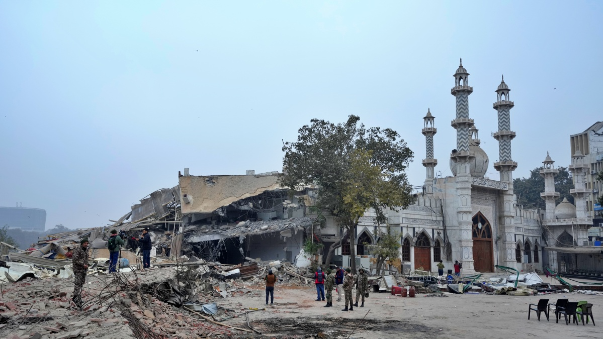 Late-Night MCD Demolition Drive Near Faiz-e-Elahi Mosque In Delhi