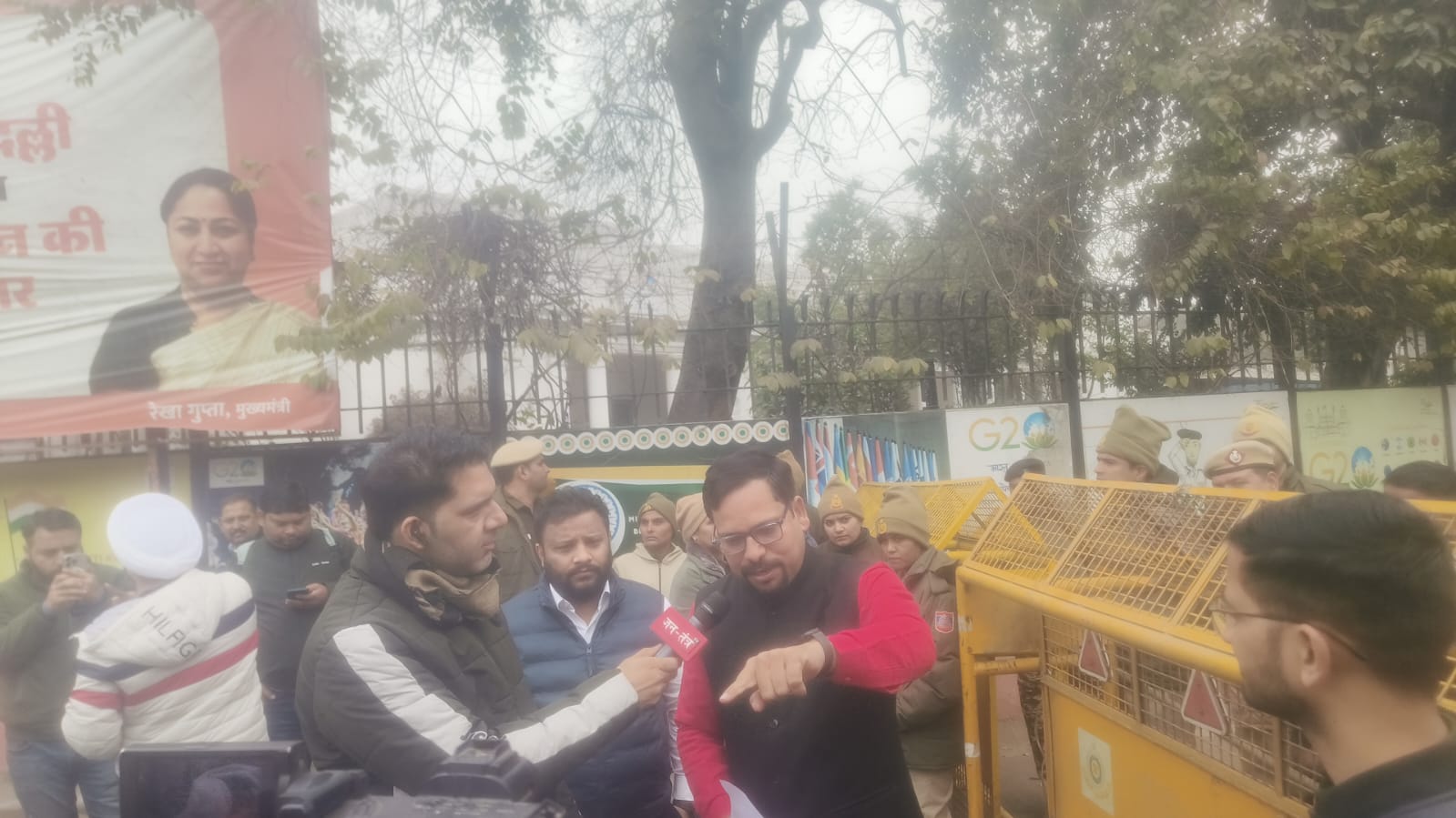 आप विधायकों को रोका गया